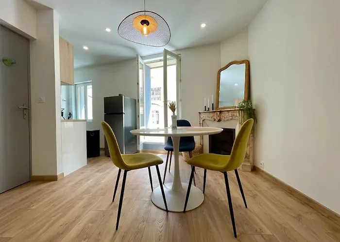 Le Repaire Blterrois Apartment *